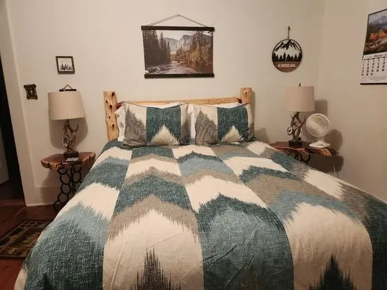 Woodsy Room