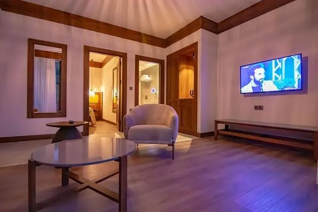 Suite, Dere Manzaralı, Özel Bahçeli