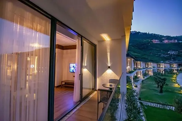 Suite, Dere Manzaralı, Özel Bahçeli