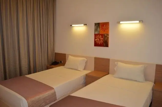 V-VIP Connecting Rooms
