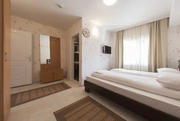 Tek Büyük veya İki Ayrı Yataklı Oda