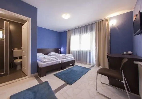 Tek Büyük veya İki Ayrı Yataklı Oda