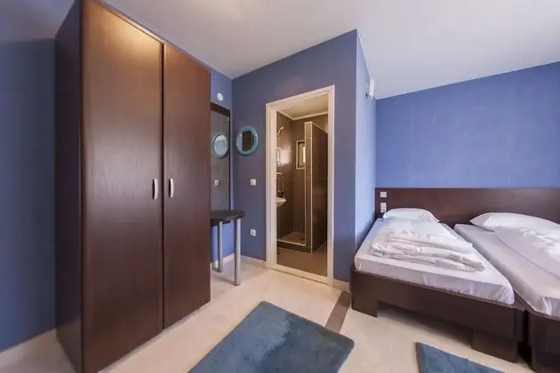 Tek Büyük veya İki Ayrı Yataklı Oda