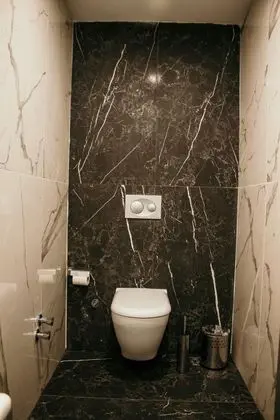 Çift Kişilik,    , Zemin Kat
