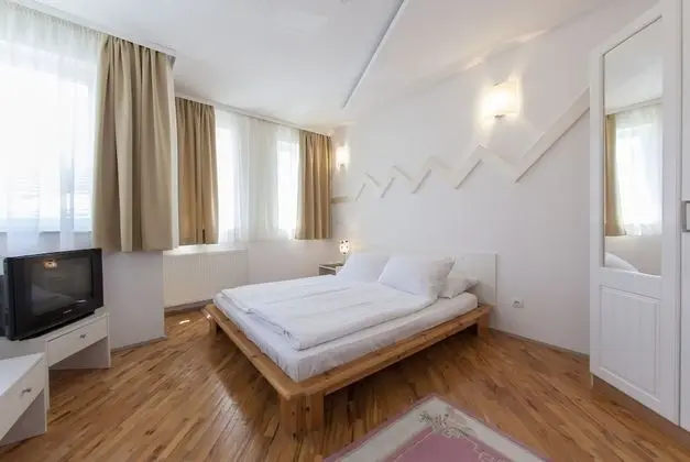 Basic Tek Büyük Yataklı Oda