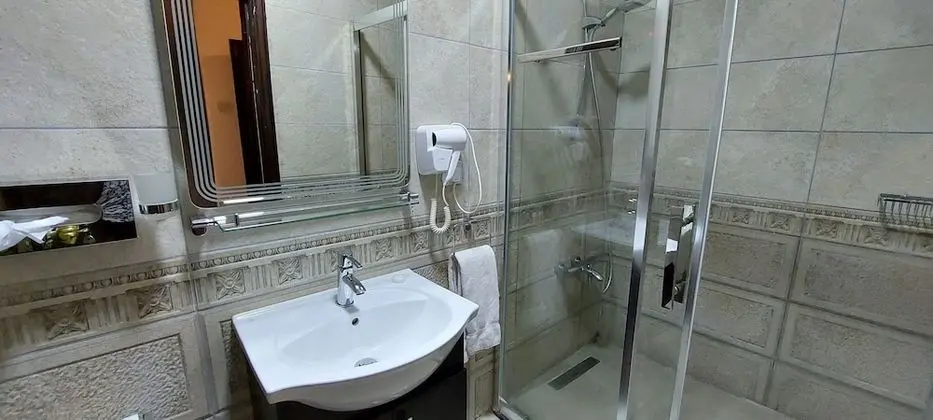 Standard Tek Büyük Yataklı Oda