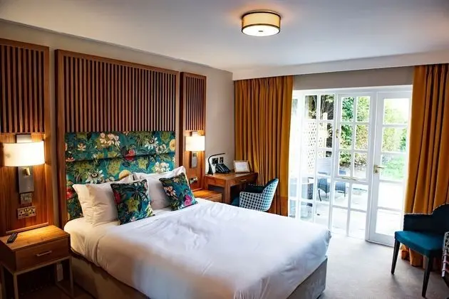 Deluxe Tek Büyük Yataklı Oda, Veranda, Bahçe Manzaralı