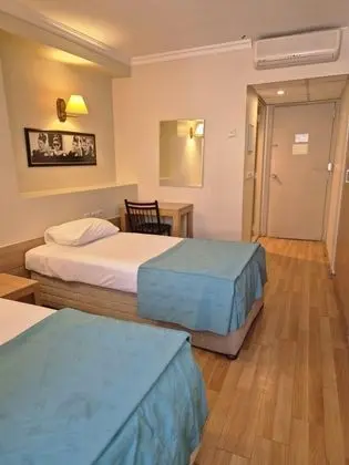 Çift Kişilik,Şehir Manzaralı