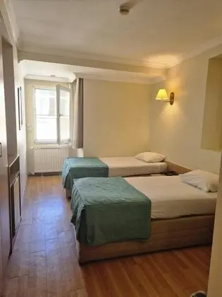 Çift Kişilik,Şehir Manzaralı