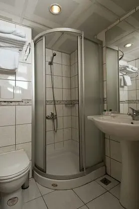 Çift Kişilik,Şehir Manzaralı
