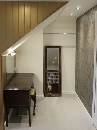 Premium Tek Büyük Yataklı Oda (The Abbey view suite)