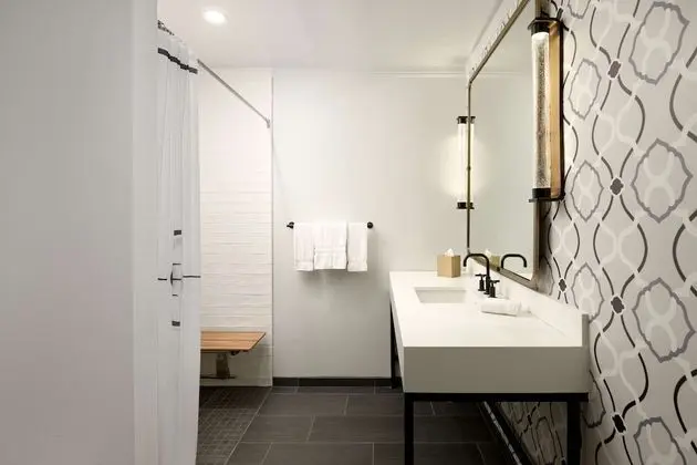Oda, 2 Büyük (Queen) Boy Yatak, Engellilere Uygun (3x3 Shower)