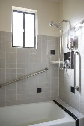 Süit, Ortak Banyo