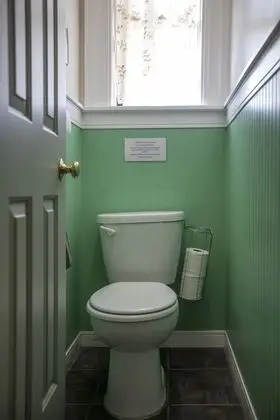 Tek Büyük Yataklı Oda, Ortak Banyo, Şehir Manzaralı