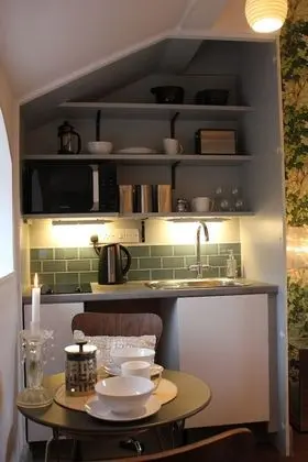 Design Oda, 1 En Büyük (King) Boy Yatak, Sigara İçilmez, Avlu Manzaralı