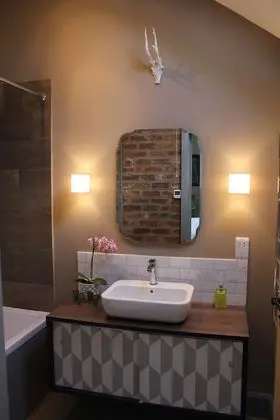 Design Oda, 1 En Büyük (King) Boy Yatak, Sigara İçilmez, Avlu Manzaralı