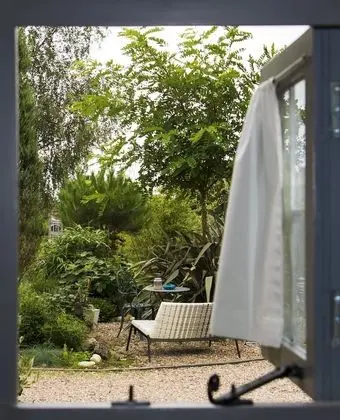 Design Oda, 1 En Büyük (King) Boy Yatak, Sigara İçilmez, Avlu Manzaralı