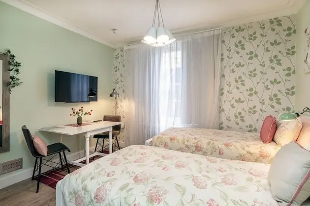 Twin Room 1 (Lower Ground)