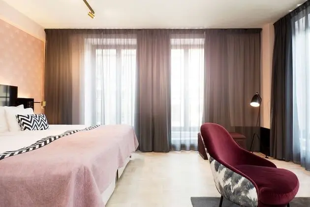 Junior Süit, Şehir Manzaralı