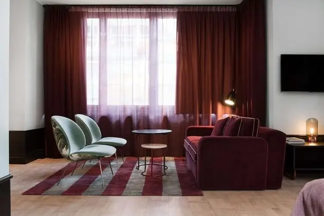 Junior Süit, Şehir Manzaralı