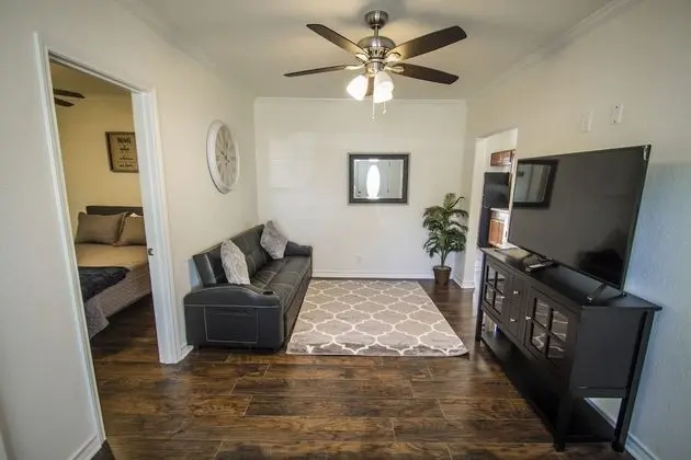 Ev (2 Bedrooms)