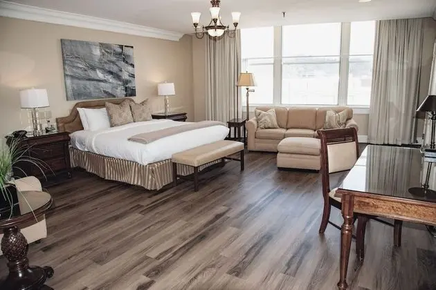 Executive Süit, 1 En Büyük (King) Boy Yatak ve Çekyat, Şehir Manzaralı (Jetted Tub)