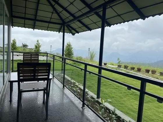 Honeymoon Cottage with Jacuzzi