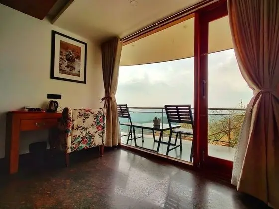 Sunset View Cottage with Jacuzzi