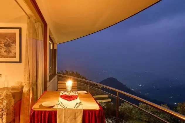 Sunset View Cottage with Jacuzzi