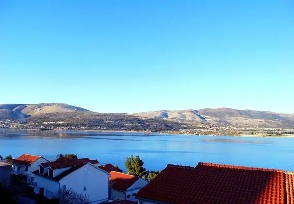 Apart Daire (Hazi 1 - 150m from sea - A1 Trogir(4+)