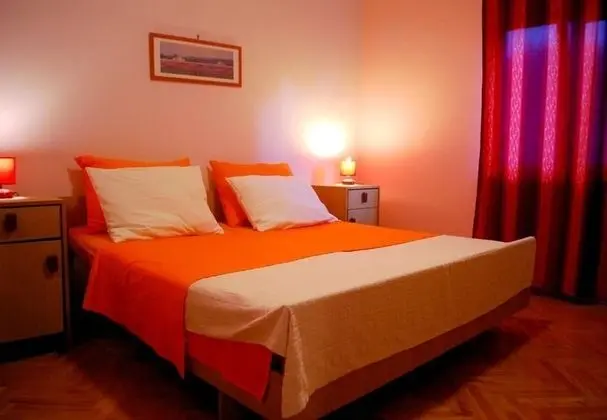 Apart Daire (Hazi 1 - 150m from sea - A1 Trogir(4+)