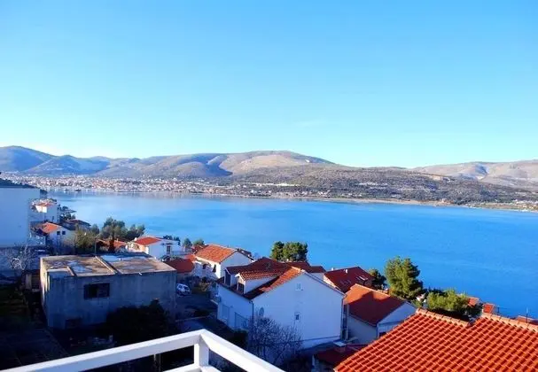 Apart Daire (Hazi 1 - 150m from sea - A1 Trogir(4+)