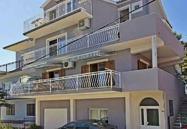 Apart Daire (Hazi 1 - 150m from sea - A1 Trogir(4+)