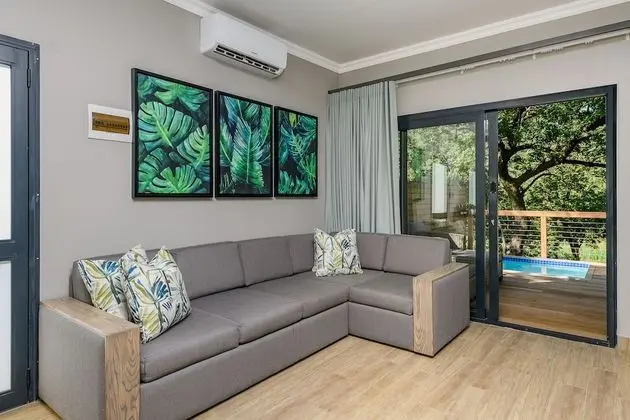 Two-Bedroom River View Cabin with Splash Pool