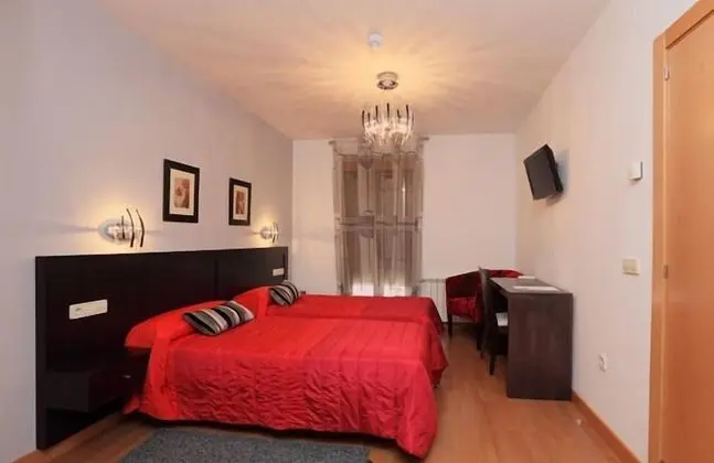 Basic Tek Büyük veya İki Ayrı Yataklı Oda