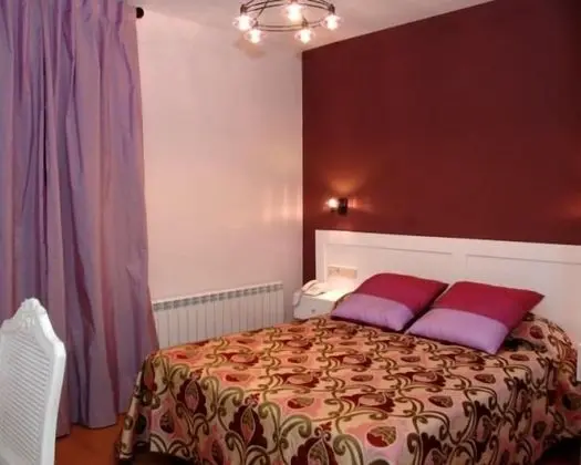 Basic Tek Büyük veya İki Ayrı Yataklı Oda