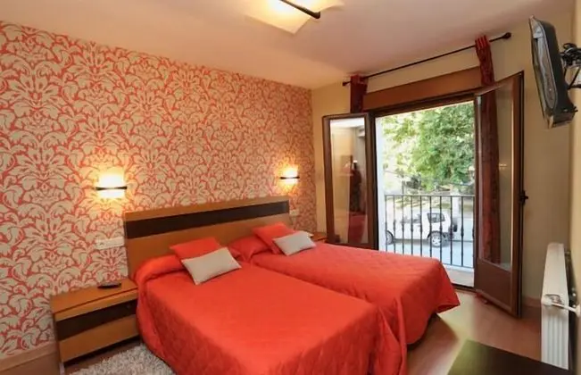 Superior Tek Büyük veya İki Ayrı Yataklı Oda