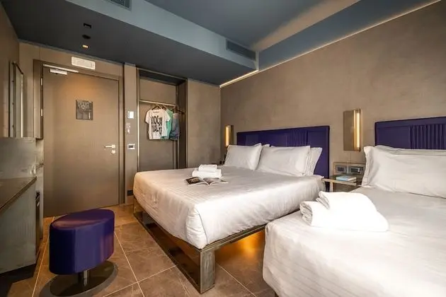 Üç Kişilik Oda, Balkon, Şehir Manzaralı