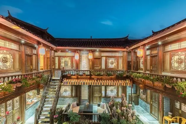 Luxury Süit, 1 Yatak Odası, Avlu Manzaralı