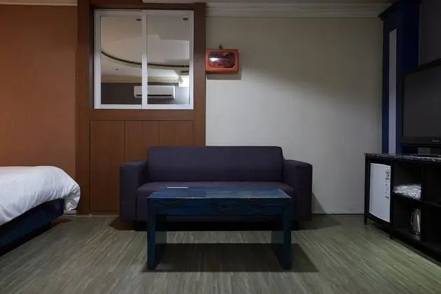 Standard Room (2) (Check-in 8PM on Sat. & the day before holiday)