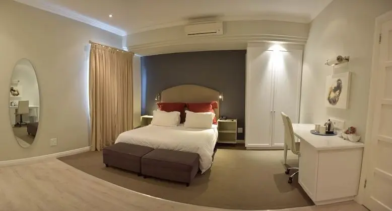 Luxury Oda