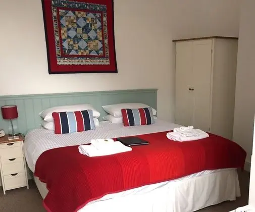 Tek Büyük veya İki Ayrı Yataklı Oda, Banyolu/Duşlu