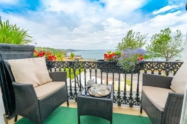 Tek Büyük Yataklı Oda, Banyolu/Duşlu, Deniz Manzaralı (1st Floor)