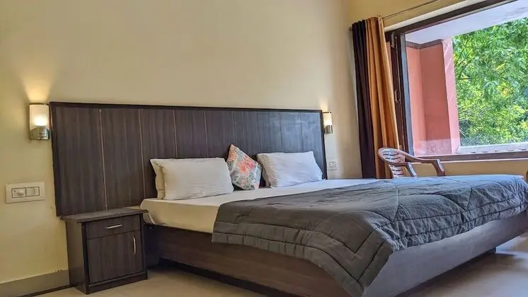 Luxury Tek Büyük Yataklı Oda, 1 En Büyük (King) Boy Yatak, Sigara İçilebilir, Bahçe Manzaralı
