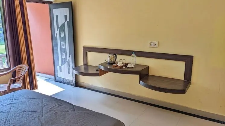 Luxury Tek Büyük Yataklı Oda, 1 En Büyük (King) Boy Yatak, Sigara İçilebilir, Bahçe Manzaralı