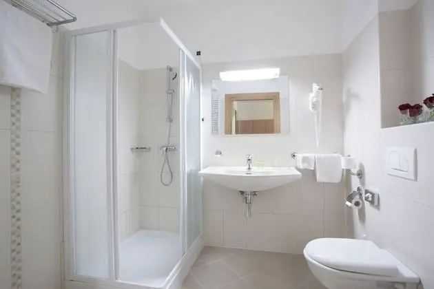 Tek Büyük veya İki Ayrı Yataklı Oda, Balkon