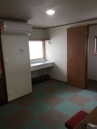 Ortak Ranzalı Oda, Sadece kadınlar için