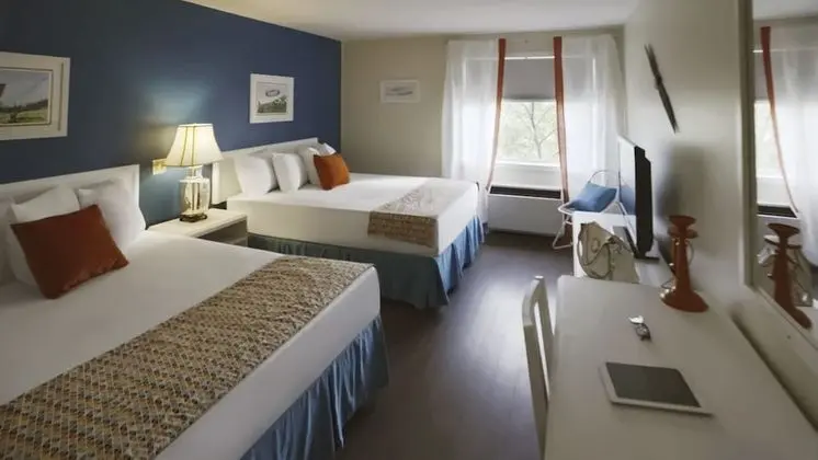 Queen Room - 2 Queen Beds