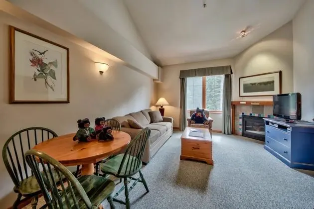 Çatı Katı (Loft), 1 Büyük (Queen) Boy Yatak ve Çekyat