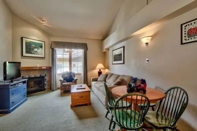 Çatı Katı (Loft), 1 En Büyük (King) Boy Yatak ve Çekyat